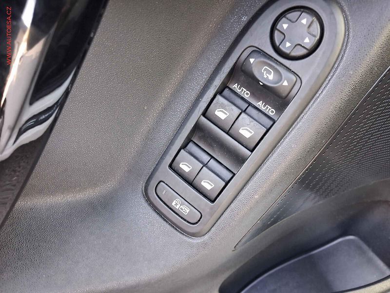 Citroën C3 (2014) 1.0 VTi, AC, el. výbava - fotka 13 z 15