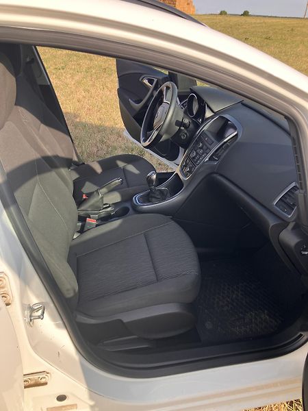 Opel Astra (2014) 1.7 CDTI 2014 servisována DPH - fotka 17 z 29