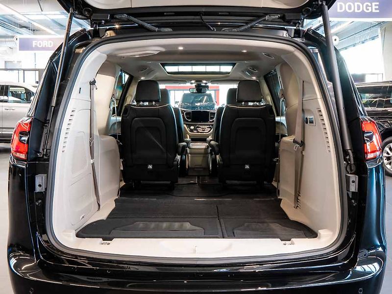 Chrysler Pacifica (2022) 3.6 Limited AWD, 360 Cam, ACC - fotka 8 z 44