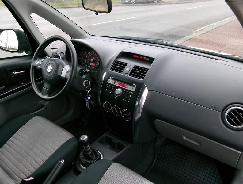 Suzuki SX4 (2009) 1.9DDiS 4x4 KLIMA výhřev TAŽNÉ - fotka 26 z 30