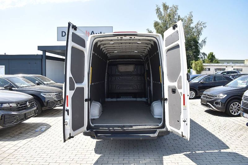 Volkswagen Crafter (2023) 2.0TDI 103kW, LED - fotka 14 z 24