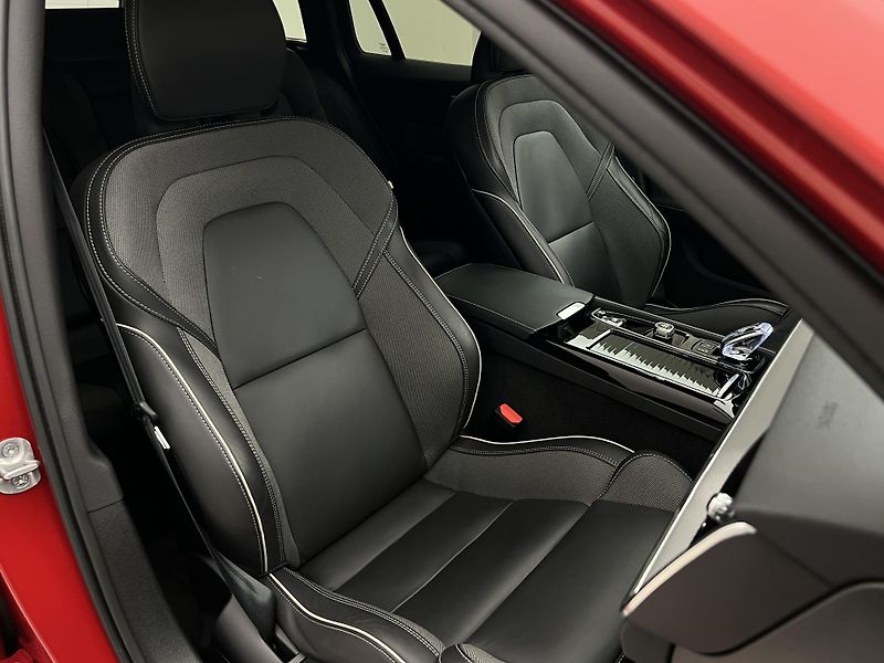 Volvo V60 T6 AWD DARK PLUS RECHARGE AUT - fotka 20 z 48