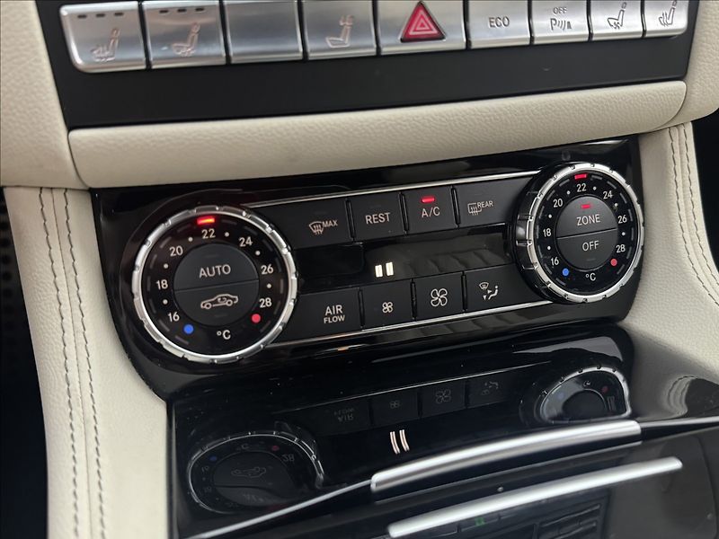Mercedes-Benz CLS 3,0 DPH 4X4 H/K AMG LED ACC ČR - fotka 28 z 59