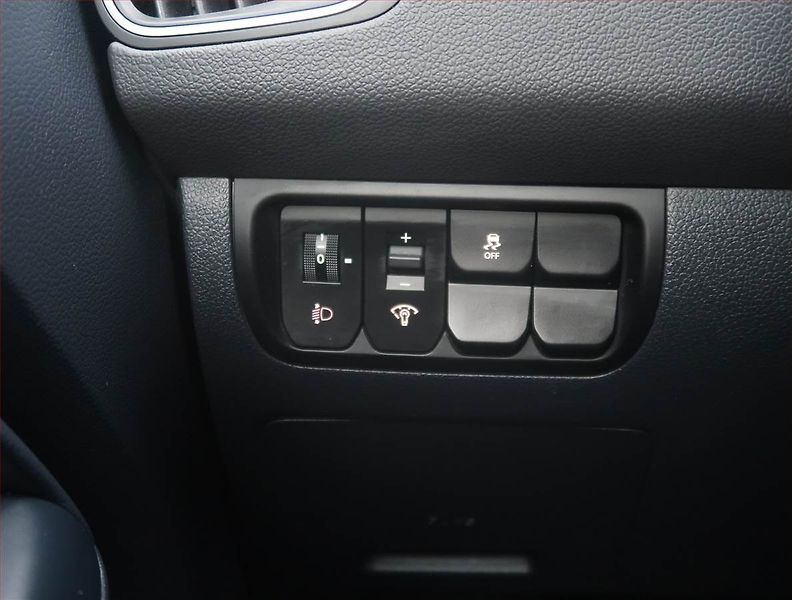 Kia Rio (2016) 1.25 CVVT, Serv.kniha - fotka 17 z 18