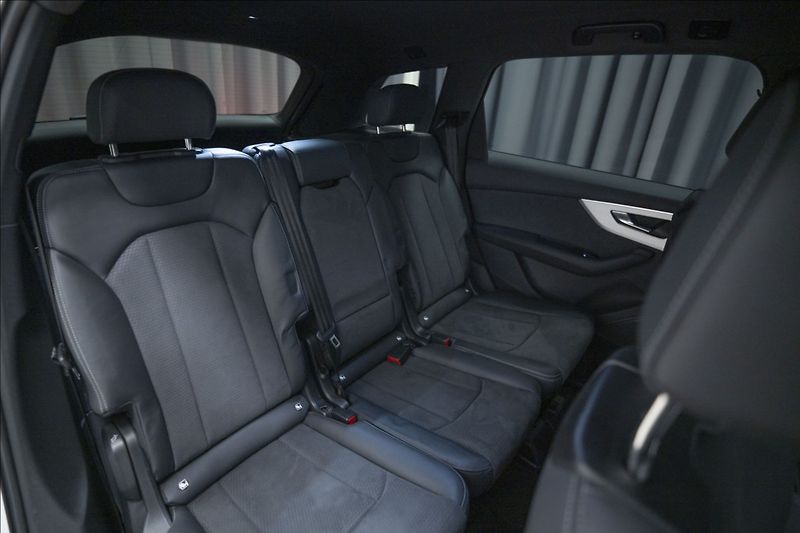 Audi Q7 3,0 TDI QUATTRO S-LINE ČR - fotka 11 z 45
