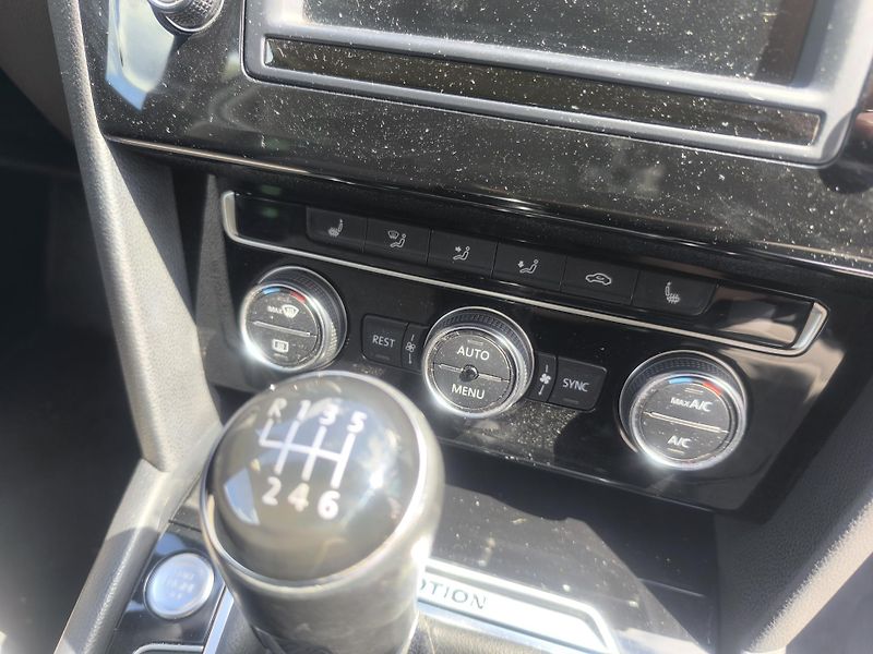 Volkswagen Passat 4X4,MANUÁL,VÝBAVA,SERVIS,PĚKNÝ - fotka 13 z 18