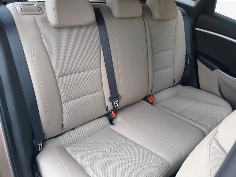Hyundai i30 1,4i16V 73kW - fotka 26 z 48