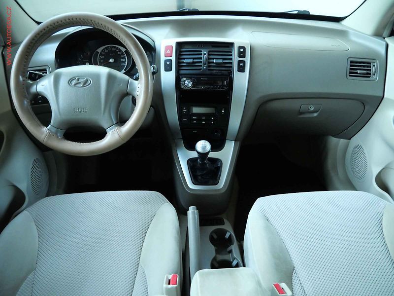 Hyundai Tucson (2008) 2.0CRDi, AC, TZ - fotka 8 z 17