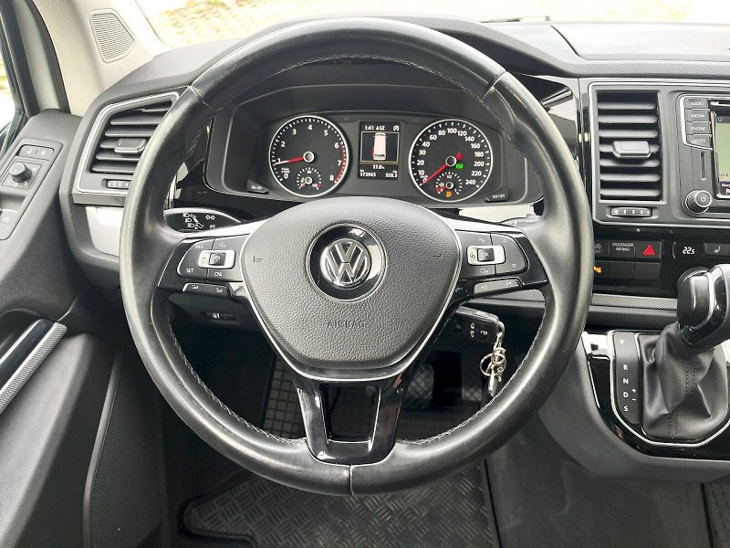 Volkswagen Multivan (2018) 2,0TSi Benzín 150kW Highline 4 - fotka 18 z 24