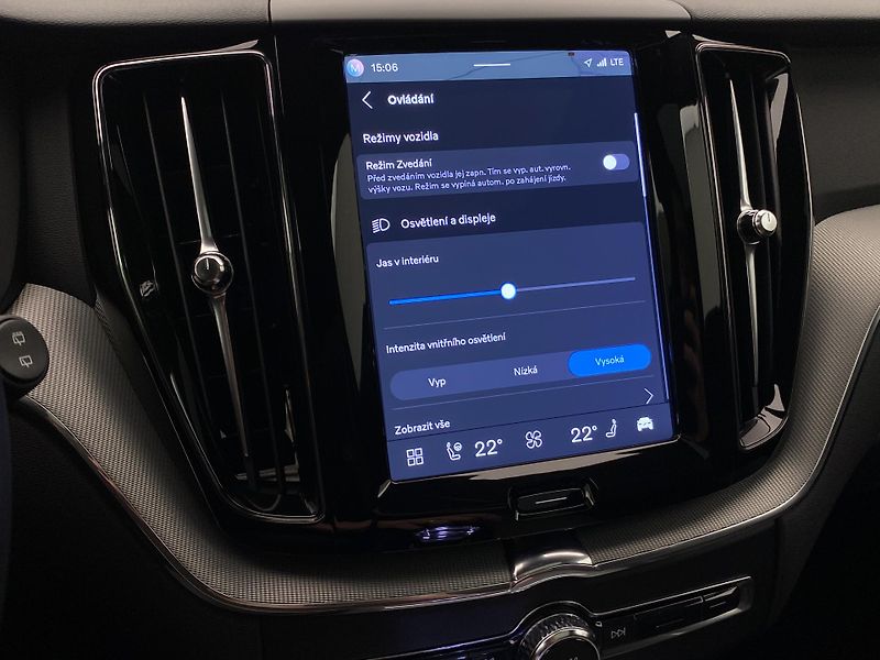 Volvo XC60 T6 AWD RECHARGE DARK PLUS AUT - fotka 52 z 63