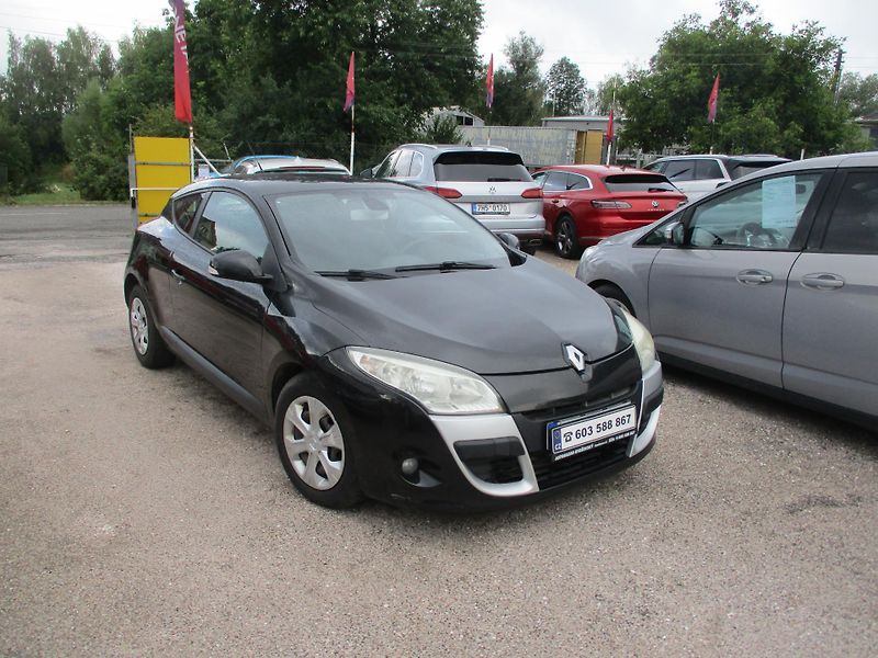Renault Mégane (2010) Coupe 1,5 TDCi - fotka 1 z 9