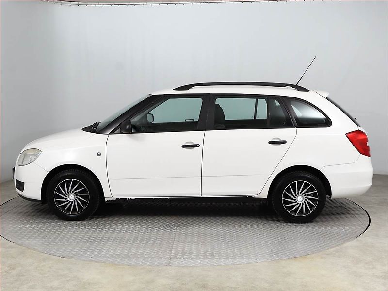 Škoda Fabia (2009) 1.2 12V, po STK, oblíbený vůz - fotka 3 z 11