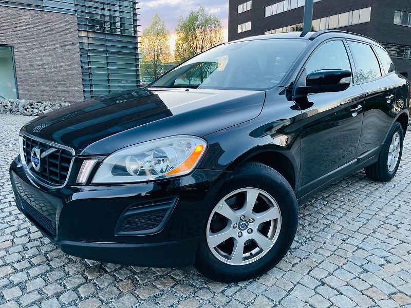 Volvo XC60 2.0D 5VÁLEC AUT VÝHŘEV SENZORY - fotka 2 z 44