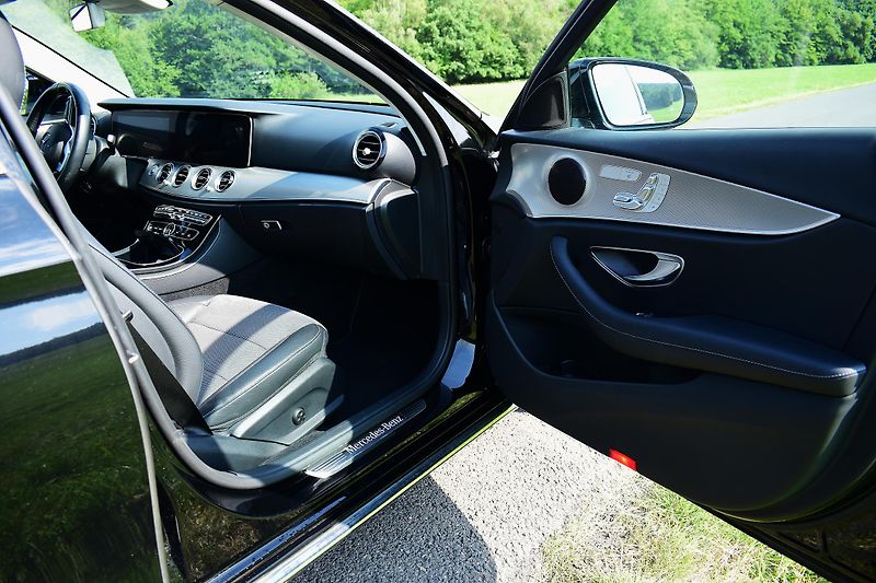 Mercedes-Benz Třídy E (2019) E220d - fotka 13 z 15