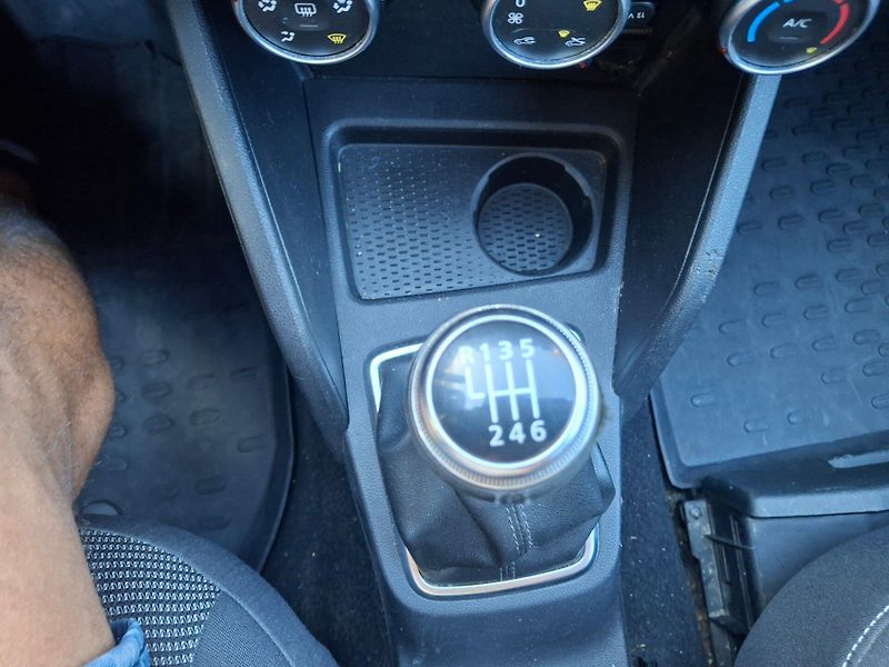 Dacia Duster 1,6 4WD 2BH4640 - fotka 24 z 24