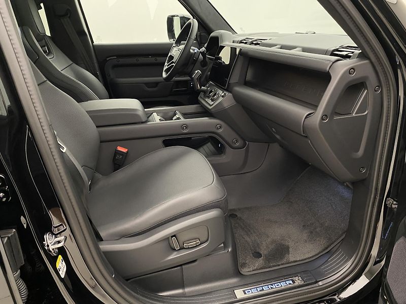 Land Rover Defender (2026) OCTA BLACK AWD AUT - fotka 20 z 81