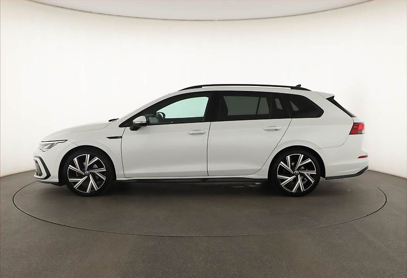 Volkswagen Golf (2022) R-Line 1.5 TSI - fotka 3 z 20