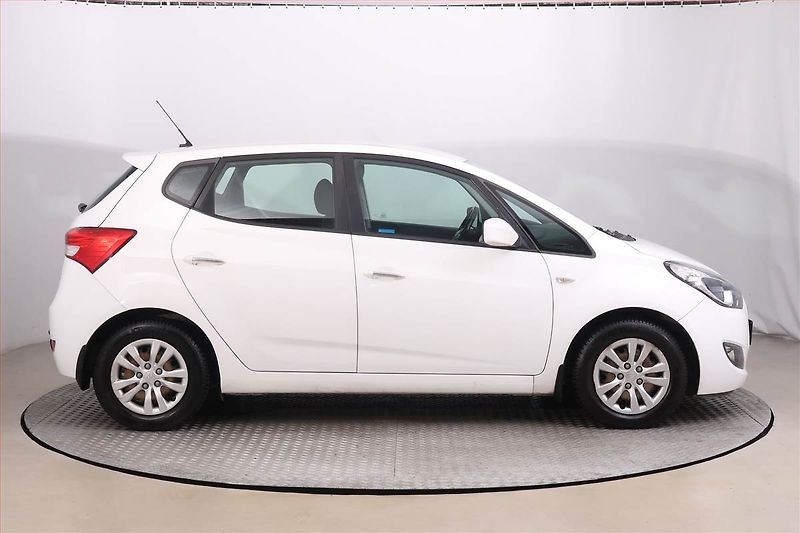 Hyundai ix20 (2017) 1.4 CVVT, Serv.kniha - fotka 6 z 15