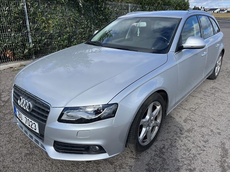 Audi A4 2,0 TDi KLIMA XENON 2x KOLA - fotka 1 z 33