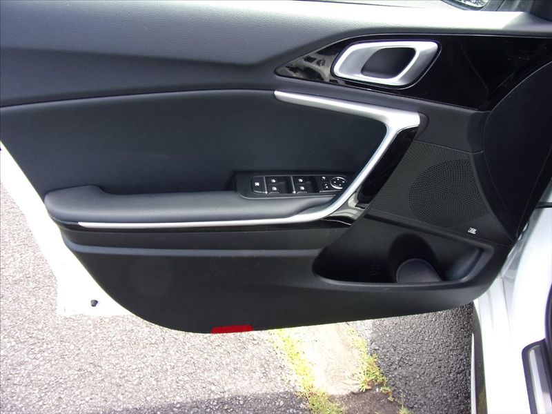 Kia ProCeed 1,5 T-GDI  GT-Line - fotka 16 z 32