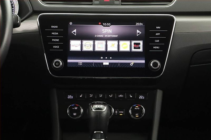 Škoda Superb (2019) Ambition 2.0 TDI, 4X4 - fotka 9 z 16