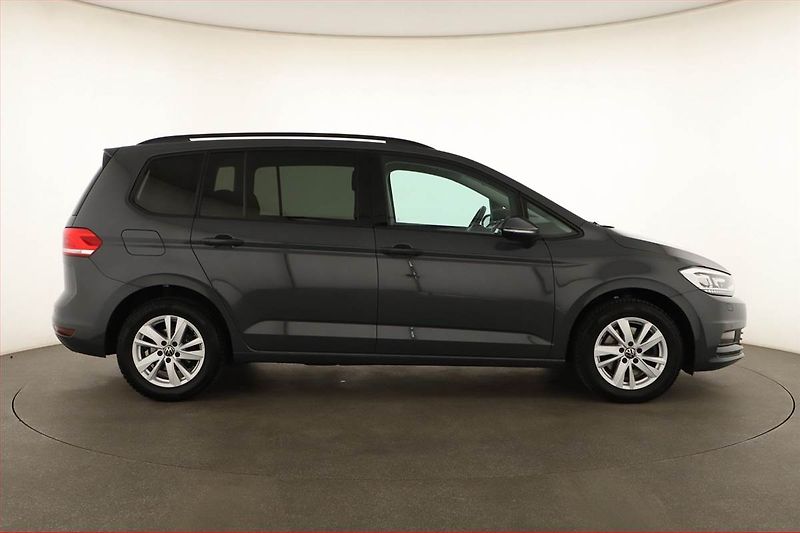 Volkswagen Touran (2023) Comfortline 1.5 TSI - fotka 6 z 20
