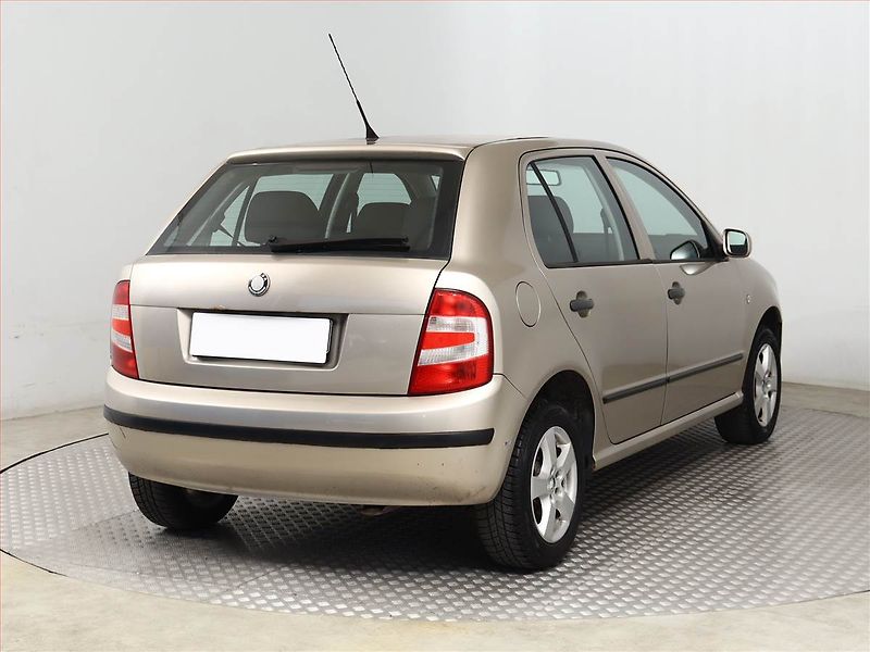 Škoda Fabia (2005) 1.2 12V, Klima, zamluveno - fotka 5 z 12