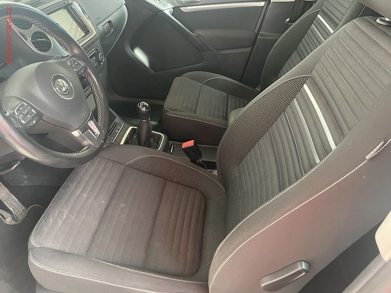 Volkswagen Tiguan (2014) 1.4 TSi 4X4, CUP, park.čidla - fotka 9 z 15