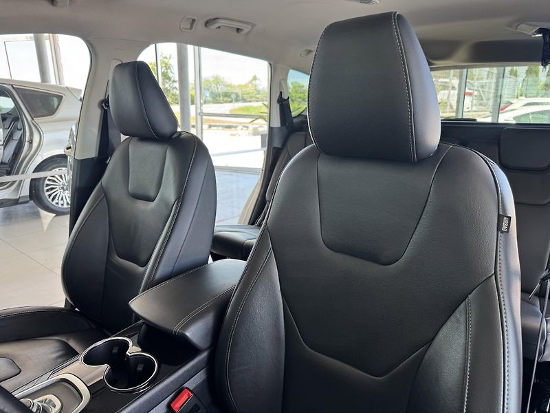 Ford S-MAX 2,0TDCi AT8*140kW*REZERVACE! - fotka 13 z 34