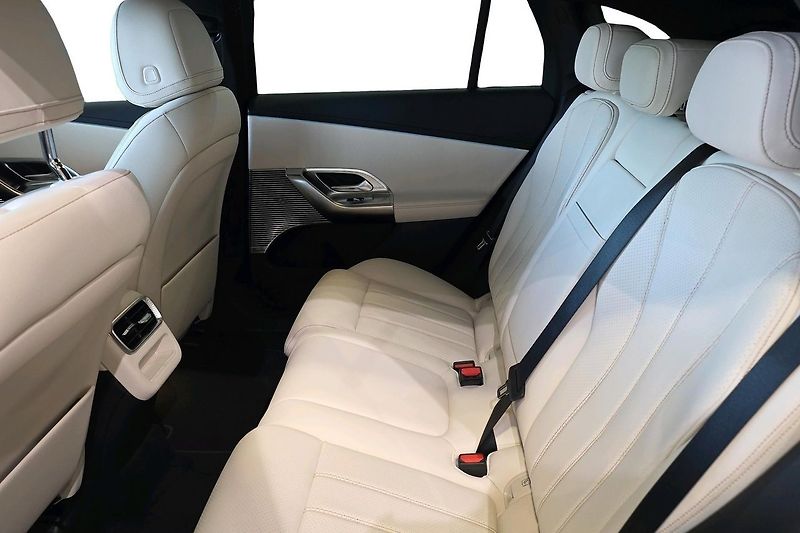 Mercedes-Benz GLC 400 4M AMG Premium Pano Taž - fotka 7 z 14