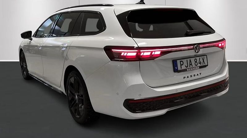 Volkswagen Passat Variant 2.0 TDI 4M R-Line Masáž Tažné - fotka 3 z 14