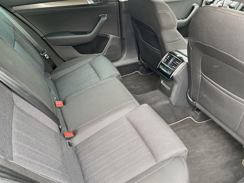 Škoda Superb (2021) 2.0 TDI DSG Style - fotka 9 z 39