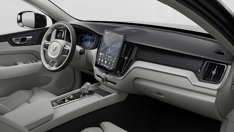 Volvo XC60 (2026) PLUS DARK T6 AWD,360°KAMERA - fotka 8 z 9