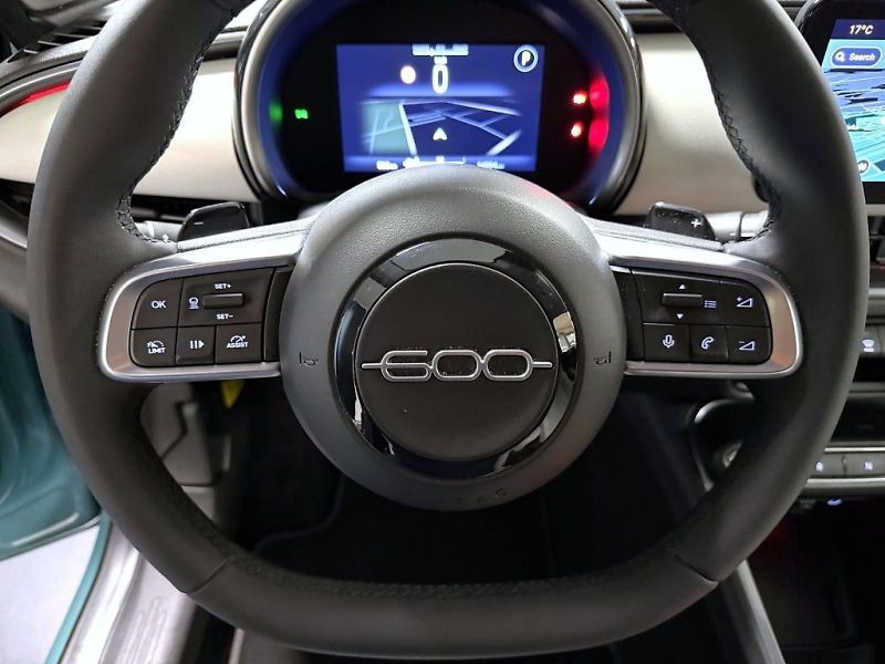 Fiat 600 (2025) 1.2 Turbo Hybrid 145k MHEV eDC - fotka 17 z 19
