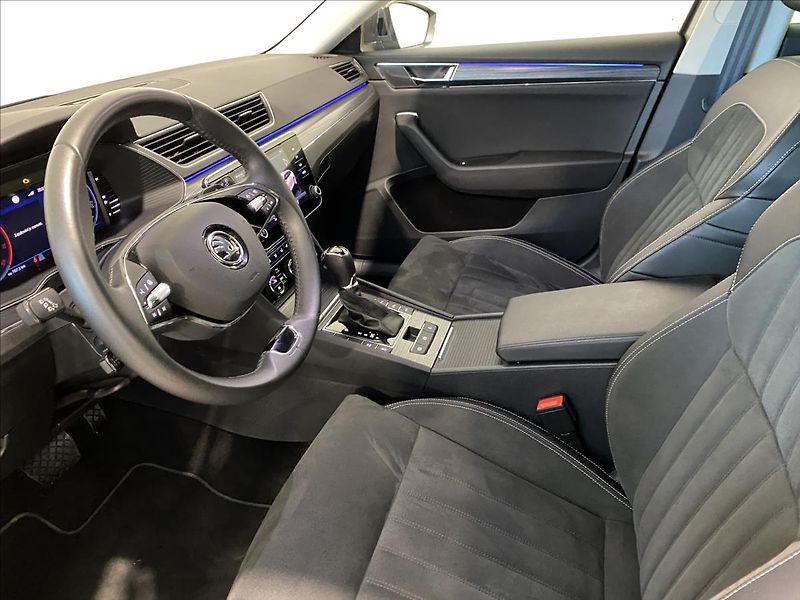 Škoda Superb 2,0 TDI 110kW Style Combi DSG - fotka 5 z 29