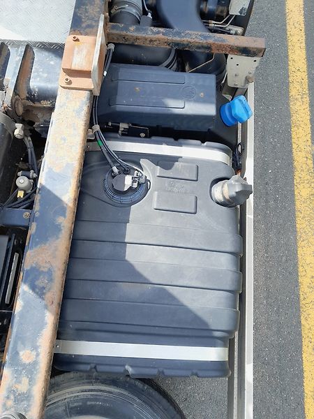 Iveco 120 E nosič kontejnerů - fotka 9 z 43