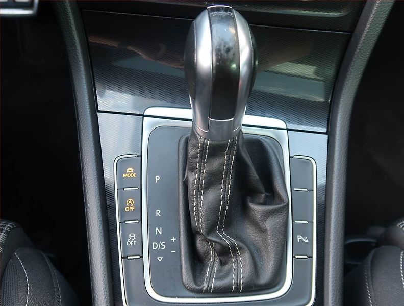 Volkswagen Golf (2016) 2.0 TDI GTD, Automat - fotka 13 z 21