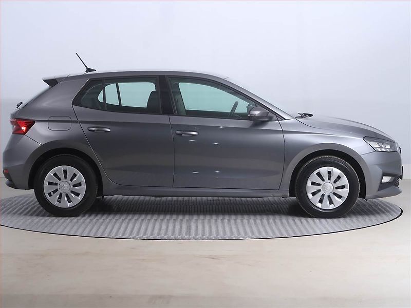 Škoda Fabia (2023) 1.0 TSI, Tempomat - fotka 6 z 18