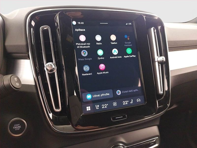 Volvo XC40 (2025) B3 - fotka 19 z 22