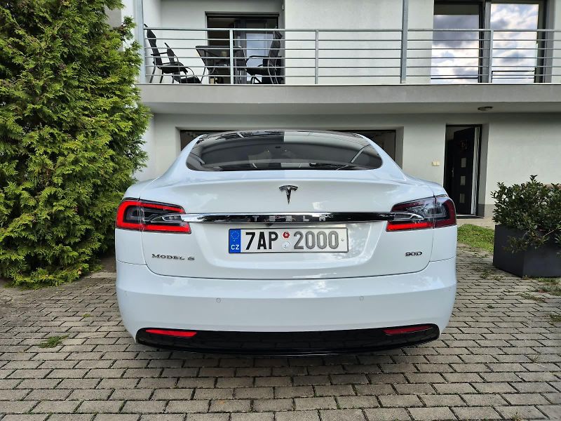 Tesla Model S (2017) 90D AWD Nabíjení zdarma - fotka 12 z 26