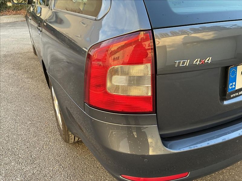 Škoda Octavia 1.6 TDi 4x4 77 kW - fotka 7 z 20