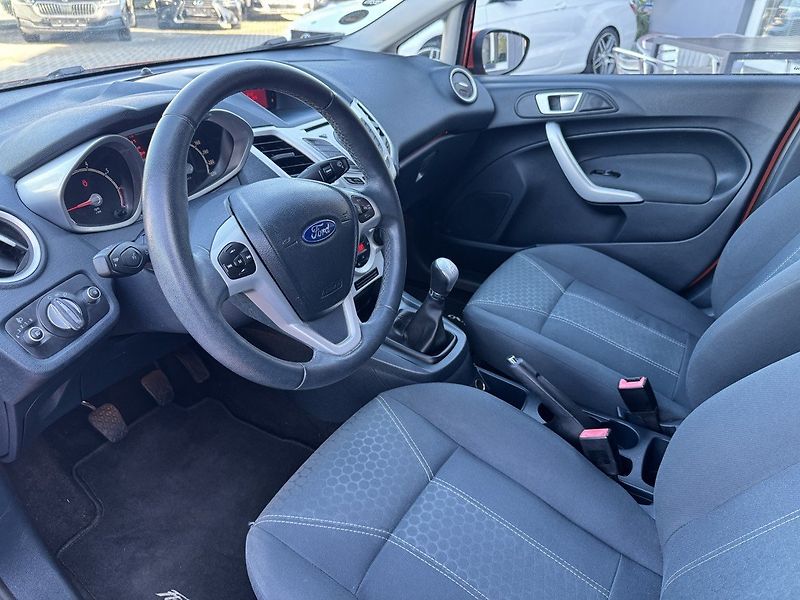 Ford Fiesta (2011) 1.6i Titanium Digi Klima WP - fotka 24 z 50
