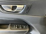 Volvo XC60 B4 AWD PLUS DARK AT8, ČR - náhled 19