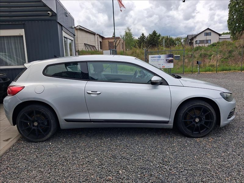 Volkswagen Scirocco 1,9 2.0 TDi, kůže - fotka 8 z 13