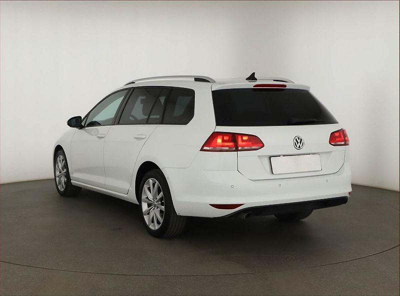 Volkswagen Golf (2016) 1.6 TDI, Xenony, Tempomat - fotka 4 z 15