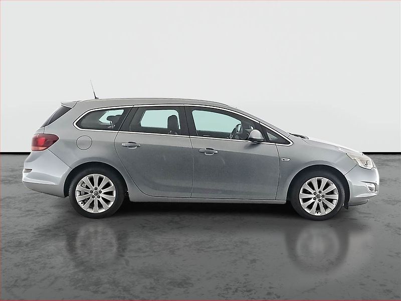 Opel Astra (2011) Cosmo 1.4 T, ČR,1.maj - fotka 6 z 14
