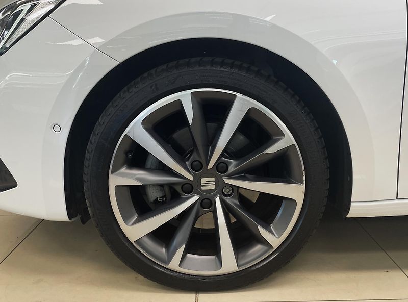 Seat Leon 2.0TDI 110 kW, FR, DSG, ST, ČR - fotka 25 z 27