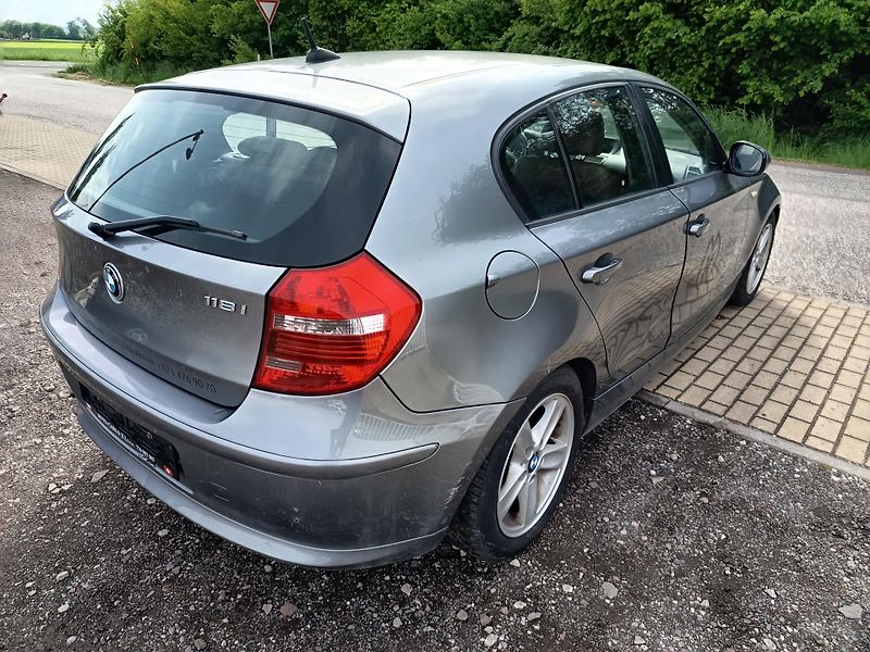 BMW Řada 1 (2010) 2.0i 105kw - fotka 16 z 46