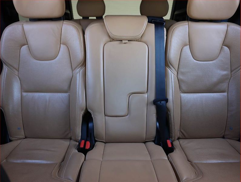 Volvo XC90 (2016) D5 AWD - fotka 10 z 28