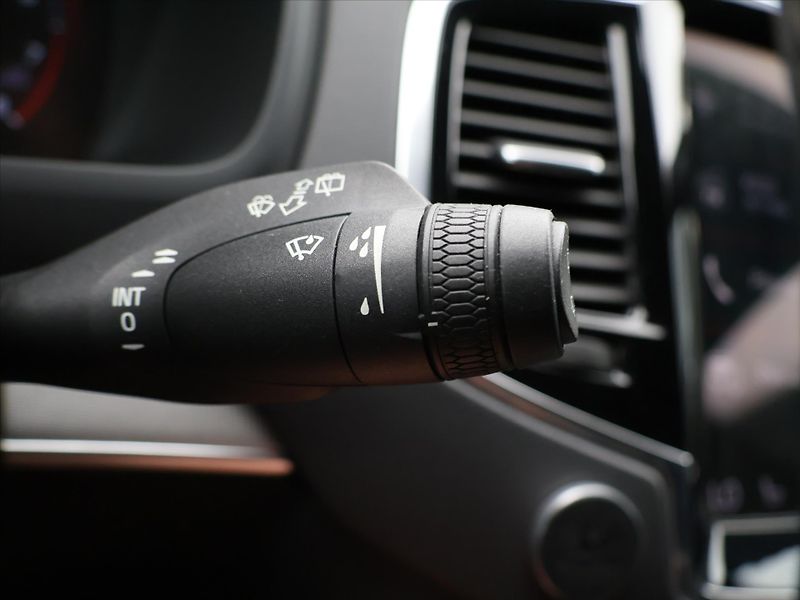 Volvo XC90 2.0 B6 220kW R-Design CZ Aut. - fotka 21 z 36